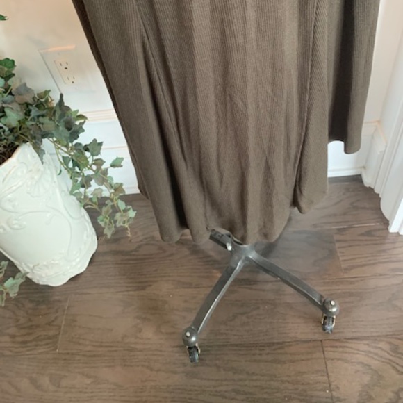 "For the Republic" NWT Women's Scoop neck Knit Top - Picture 14 of 14